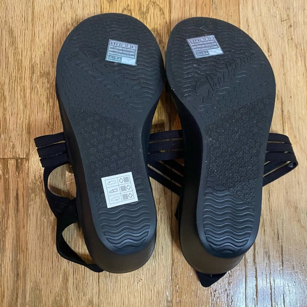 NWOT Skechers Black Wedge Sandals Size 9 - Picture 4 of 7